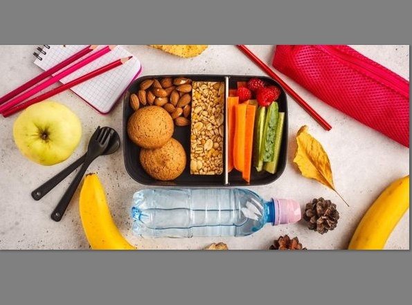 Σχολικά γεύματα σε μαθητές της Εύβοιας