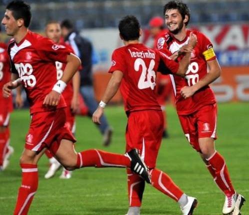 Δύο τριαδούλες για το κουπόνι του Σ-Κ