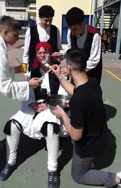 Ξύρισαν το γαμπρό στο 1ο Λύκειο Χαλκίδας