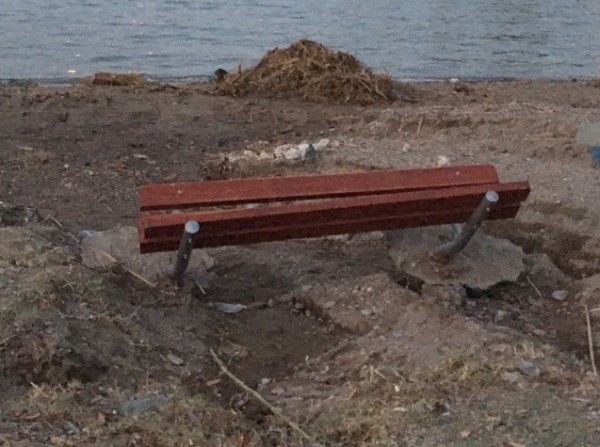 ΧΑΛΚΙΔΑ-ΣΥΚΙΕΣ: Η νεροποντή διέλυσε και το παγκάκι