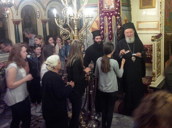 Πήραν αντίδωρο και ευλογία από τα χέρια του Μητροπολίτη