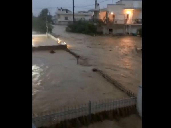 ΕΥΒΟΙΑ-ΚΑΚΟΚΑΙΡΙΑ: Δραματικές ώρες για τους κατοίκους στο Μπούρτζι