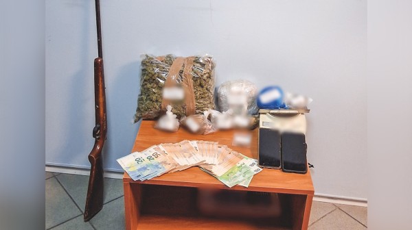 ΧΑΛΚΙΔΑ: Δικηγορίνα μπλεγμένη σε κύκλωμα ναρκωτικών