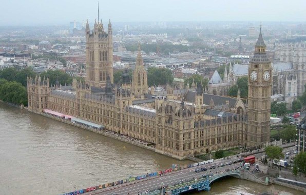 Απάτη στο διαδίκτυο με δήθεν προσφορά εργασίας στο Λονδίνο