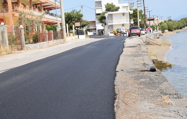 ΑΥΛΙΔΑ: Περίεργη υπόθεση με ταφή ζώου στην παραλία