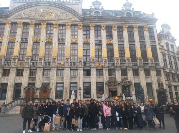 Ταξίδι στις Βρυξέλλες με πολλές εμπειρίες για 44 μαθητές και 4 εκπαιδευτικούς του 1ου Γυμνασίου Χαλκίδας