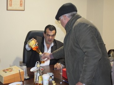 Ήπιε ...άσπρο αλογάκι