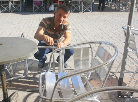 Κάνει τη δουλειά μόνος του για να γίνει σωστά