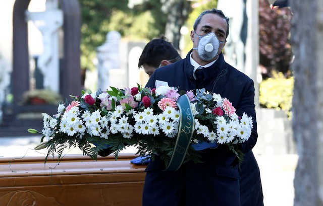 ΦΡΙΚΗ ΣΤΗΝ ΙΤΑΛΙΑ: Ξεπέρασαν τους 12.000 οι νεκροί από τον κορωνοϊό