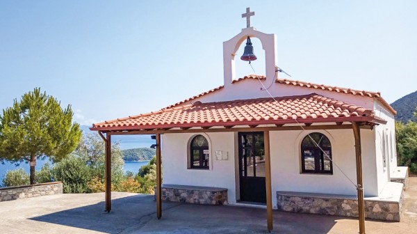 Βρήκαμε πέντε εκκλησάκια στην Εύβοια γεμάτα ρομαντισμό!