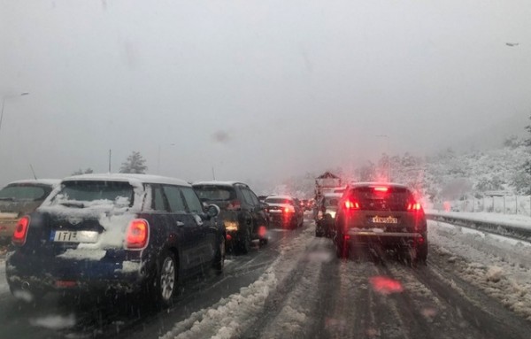 ΜΗΔΕΙΑ: Κλειστή η Εθνική Οδός Αθηνών -Λαμίας μέχρι το πρωί της Τετάρτης