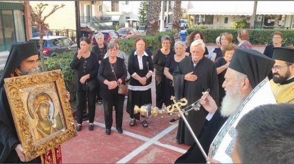 ΒΑΤΩΝΤΑΣ: Ο Μητροπολίτης υποδέχθηκε την θαυματουργή εικόνα της Παναγίας του Δαπόντε