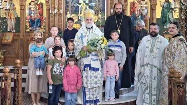 ΠΑΛΙΟΥΡΑΣ ΔΙΡΦΥΩΝ: Ο Επίσκοπος Σκοπέλου κ. Νικόδημος στο ναό του αγίου Νικολάου