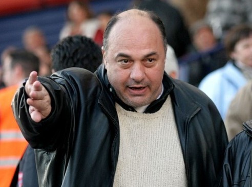 Είναι ευγενέστατος ο Μπέος!