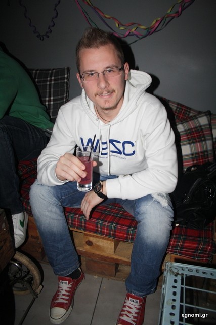 Ούζο με καλαμάκι