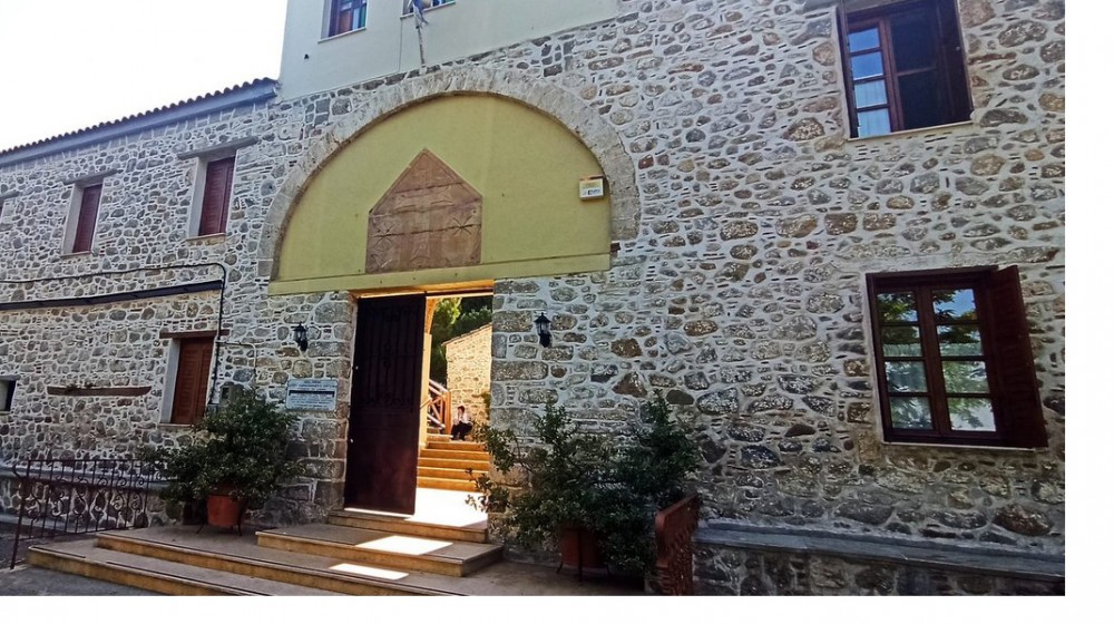 Υπόμνημα από την Μητρόπολη Καρυστίας για την προστασία της Μονής Αγίου Χαραλάμπους Λευκών στο Αυλωνάρι