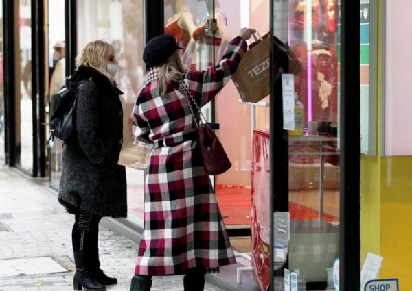 CLICK AWAY: Τι θα γίνει με τις πολλές παραγγελίες που εκκρεμούν