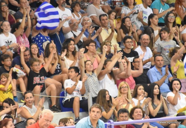 ΕΛΛΑΔΑ - ΜΕΓ. ΒΡΕΤΑΝΙΑ 82-61: Προκρίθηκε στους 8 με σούπερ κόσμο στο πλευρό της