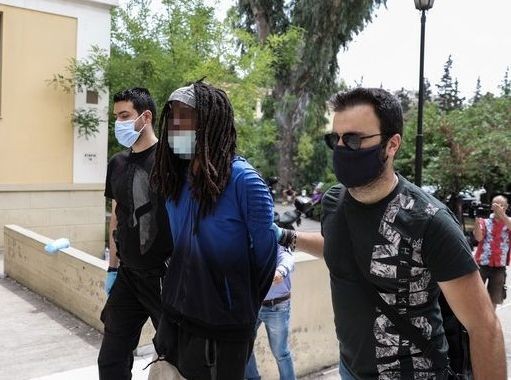 ΜΑΛΑΚΑΣΑ: Στη φυλακή ο Βρετανός που κατηγορείται για εμπρησμό