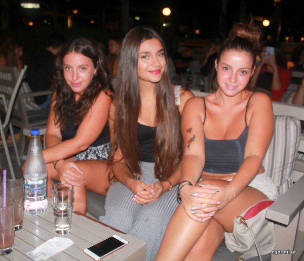 Λαμπερές και ηλιοκαμένες