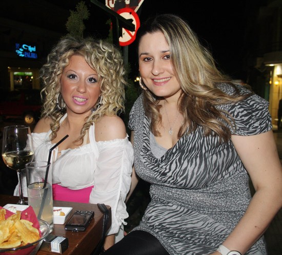 Τα κορίτσια ξενυχτάνε