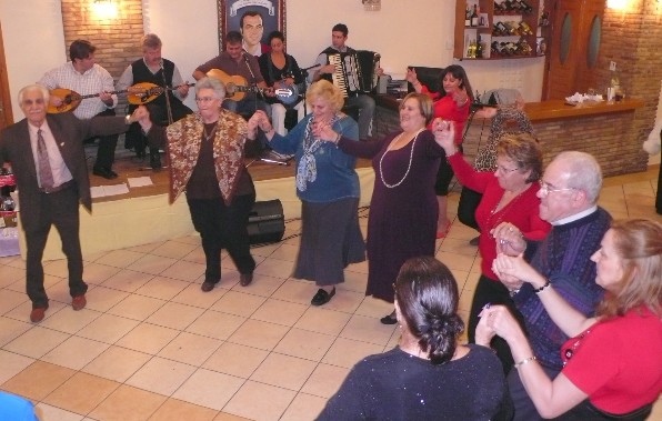 Γλέντησαν για να τιμήσουν το Στέλιο Καζαντζίδη