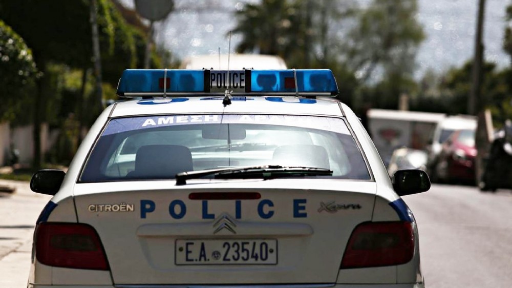 ΝΕΑ ΑΡΤΑΚΗ: Αλλοδαπός απειλούσε κόσμο με ψεύτικο όπλο στην παραλία