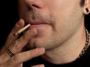 Τους ...έκαψαν τα τσιγαριλίκια