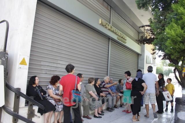 Εισαγγελική έρευνα για τα capital controls και τις ουρές στις Τράπεζες