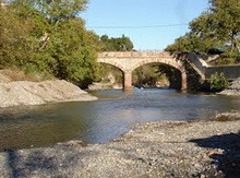 Βουτιά στο Μανικιάτη ποταμό για το Σταυρό