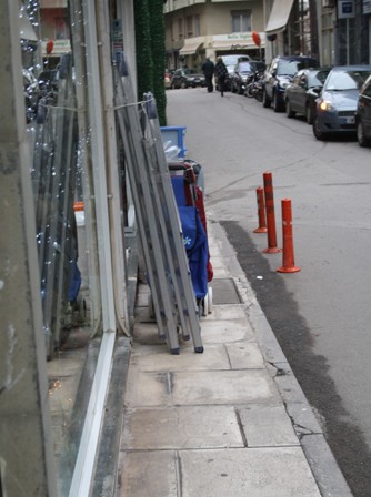 Αδιάβατα πεζοδρόμια