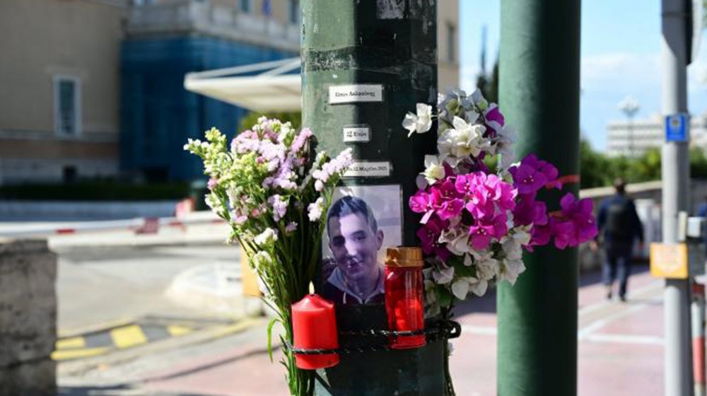 Ενοχος για ανθρωποκτονία από αμέλεια ο αστυνομικός που σκότωσε τον Ιάσονα έξω από τη Βουλή