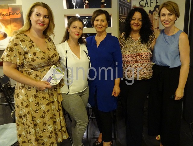 ΧΑΛΚΙΔΑ: Απόλαυσαν το καφεδάκι τους στο κέντρο της πόλης