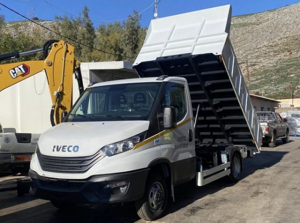 Δύο καινούρια φορτηγά οχήματα απέκτησε ο Δήμος Χαλκιδέων