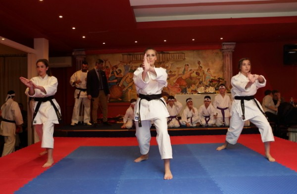 Επίδειξη και βραβεύσεις σε πίτα για ...δύο