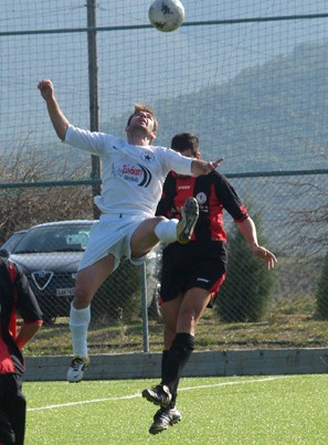 Εδώ τα Λουκίσια, έξω Κύμη και ΑΟΧ