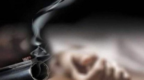 Εβαλε τέλος στην ζωή του μπροστά σε ασυνομικούς και διασώστες του ΕΚΑΒ