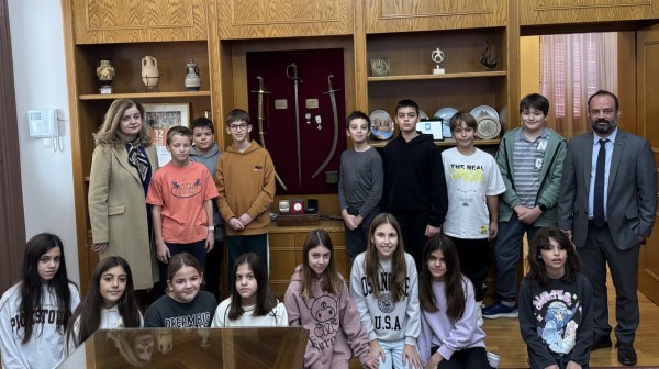 ΧΑΛΚΙΔΑ: Μαθητές και μαθήτριες του 3ου Δημοτικού σχολείου επισκέφθηκαν το Δημαρχείο