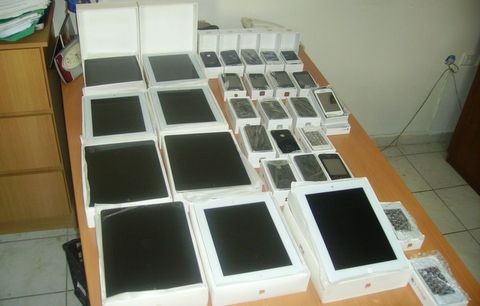 Σπείρα πουλούσε αφορολόγητα κινητά και φορητούς υπολογιστές