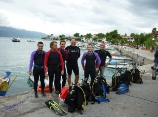 Δύτες καθάρισαν το βυθό σε τρία λιμάνια της Βόρειας Εύβοιας