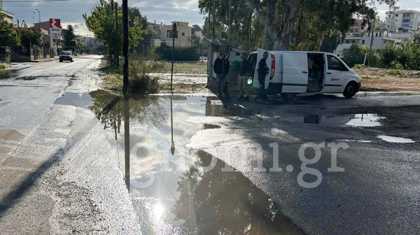ΧΑΛΚΙΔΑ-ΛΙΑΝΗ ΑΜΜΟΣ: Πλημμύρισε ξανά η οδός Σαλαμίνος