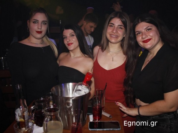 Ήρθαν από  Αθήνα για τα γενέθλια της φίλη τους!