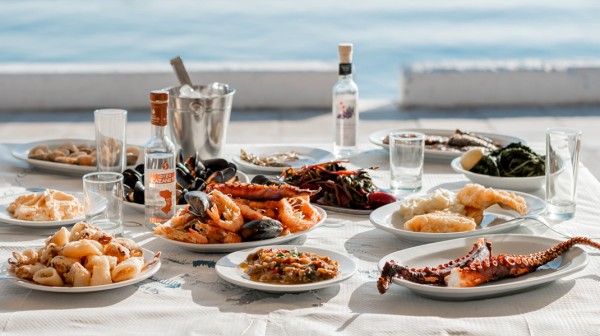 ΜΕΓΑΛΗ ΕΒΔΟΜΑΔΑ ΑΦΙΕΡΩΜΑ ΧΑΛΚΙΔΑ: Ποια μαγαζιά αξίζει να επισκεφθείς και για ποιον λόγο