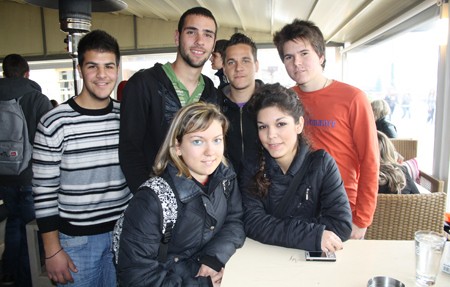 Να φύγετε, να πάτε αλλού!