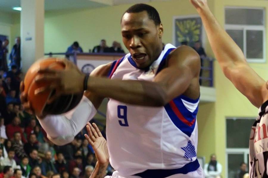 Το εντυπωσιακό 360 κάρφωμα του Σάτον! (video)