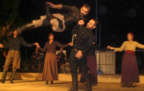 Διδασκαλία Κρητικών χορών στο Βασιλικό