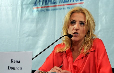 Η Ρένα τα είπε όλα