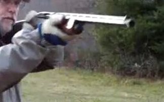 Μεθυσμένος πυροβόλησε ιδιοκτήτη μπαρ