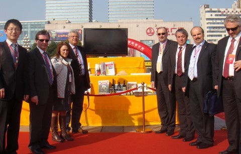 Ανοίξαμε παρτίδες με τους Κινέζους