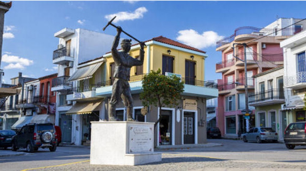 ΑΛΙΒΕΡΙ ΕΥΒΟΙΑΣ: Συλλαλητήριο στο Άγαλμα του Λιγνιτωρύχου